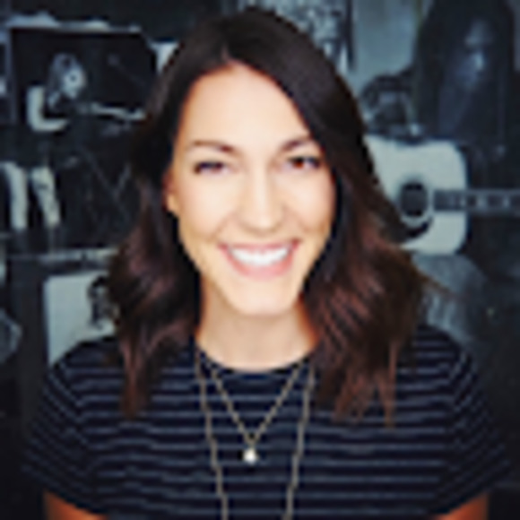 Meet your Posher, Carly - Picture 1 of 1